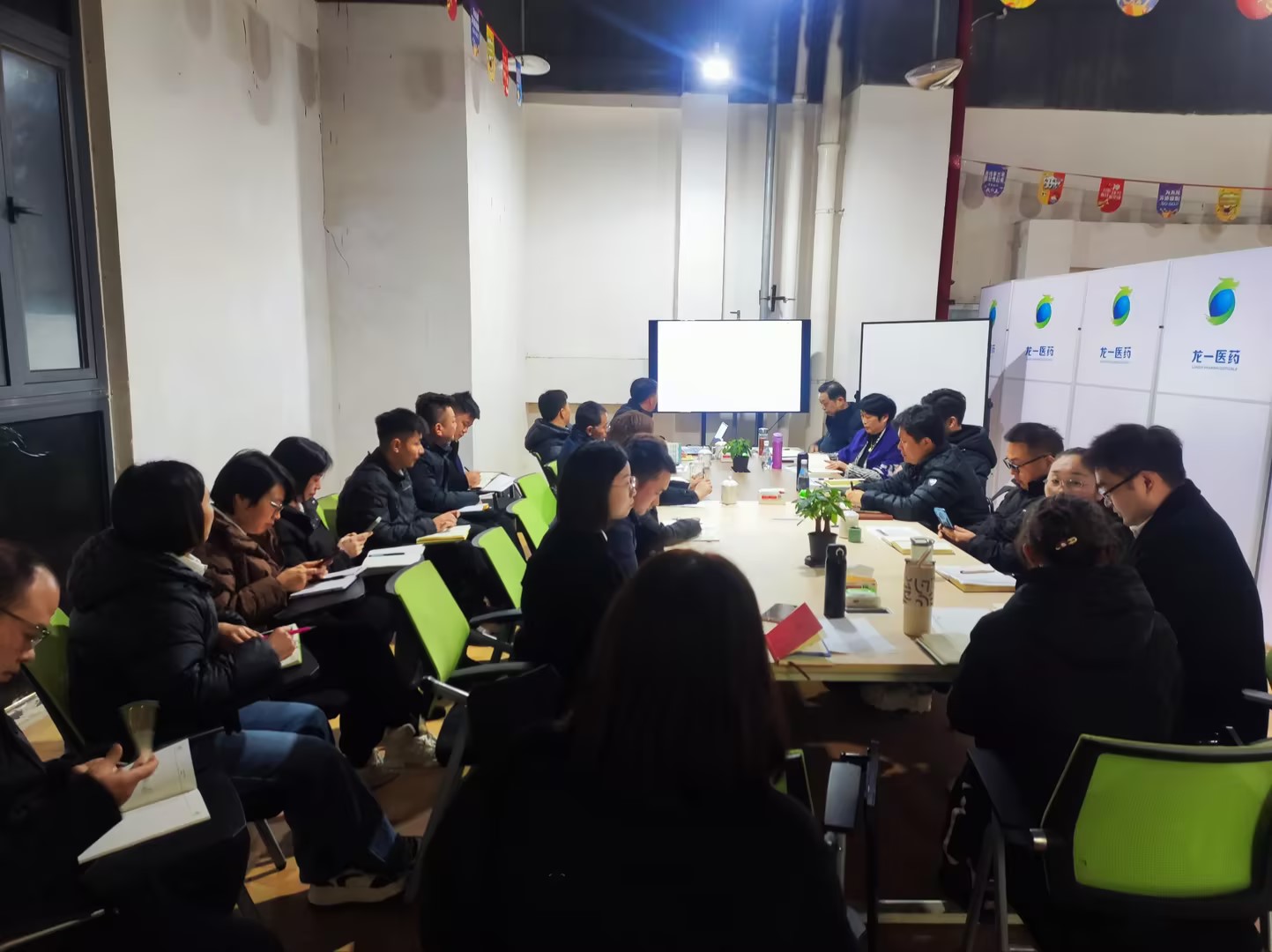 6a02f254ef5545160746be47f64ae952_compress.jpg 6a02f254ef5545160746be47f64ae952_compress.jpg